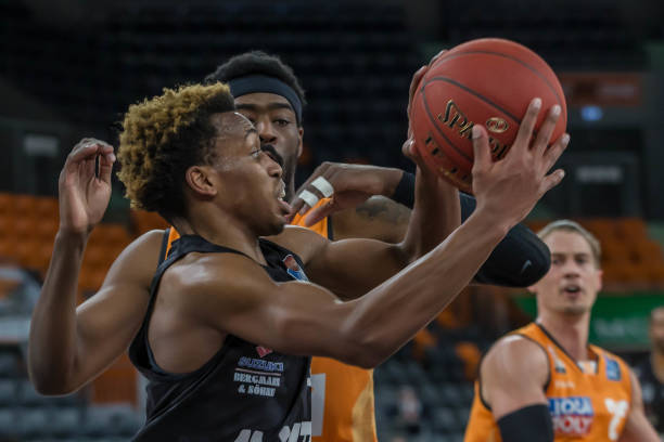 牙的交锋往 牙的交锋往