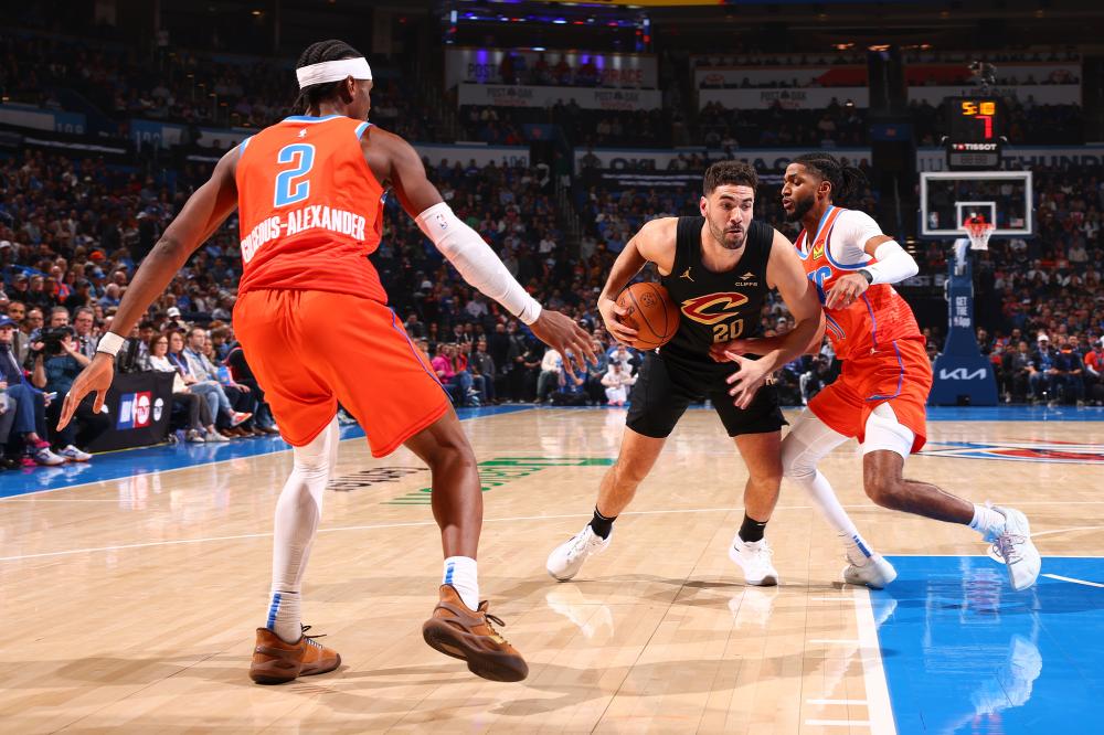 符合现代足 符合现代足