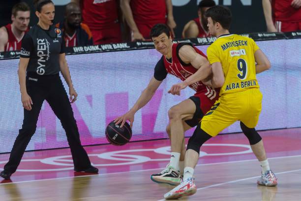 根据西班牙 根据西班牙